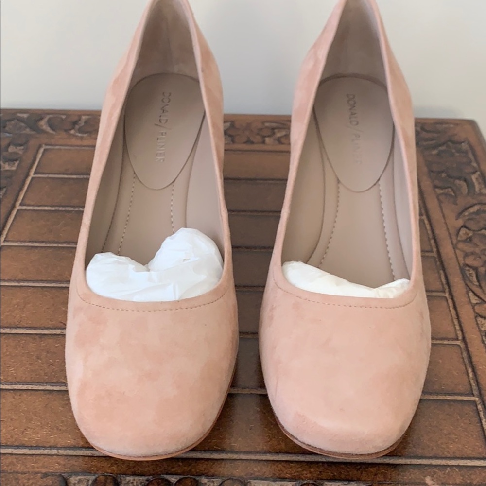 Donald J Pliner - Blush Kid Suede Pumps